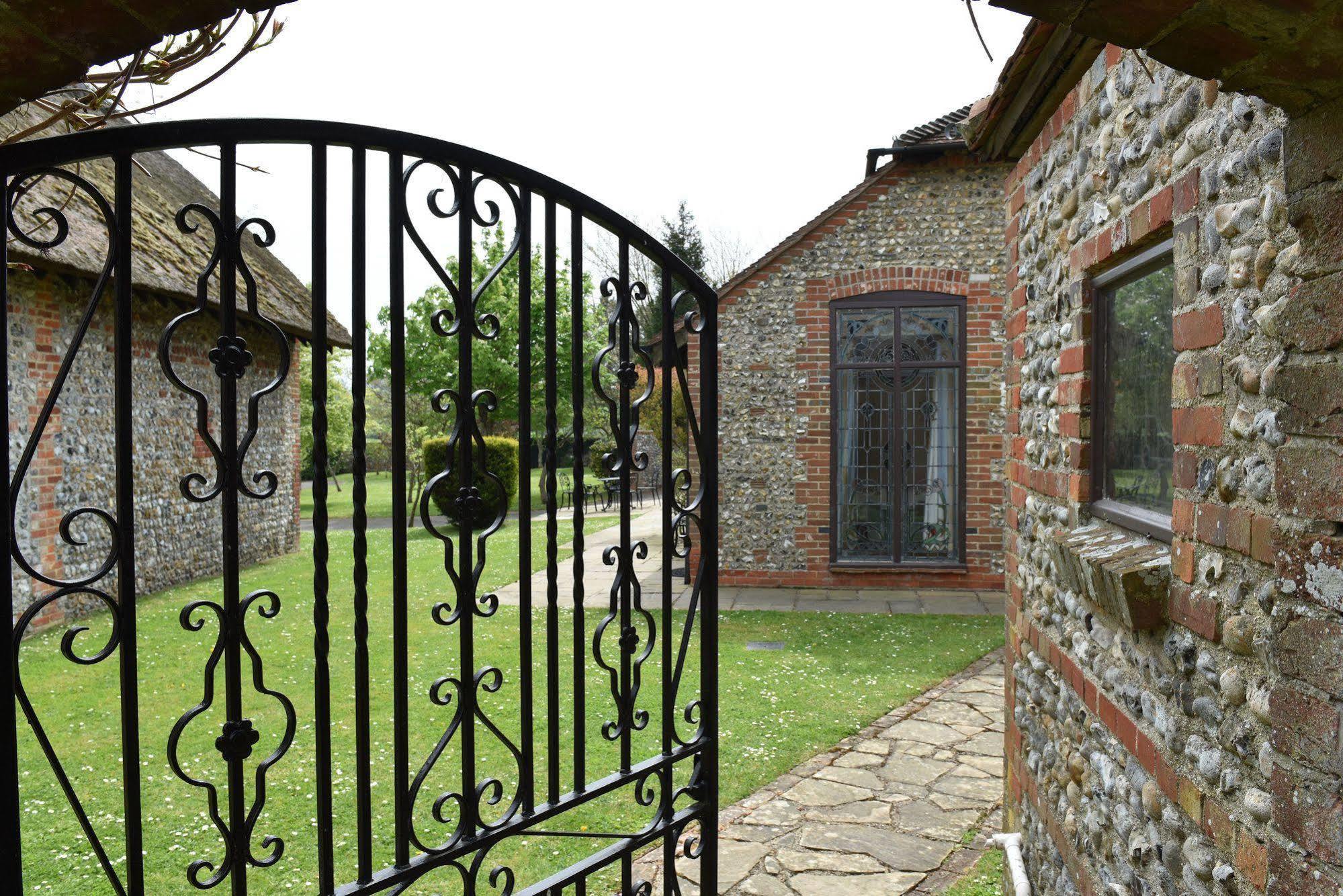 Old Selden Farm B&B แคลปแฮม ภายนอก รูปภาพ