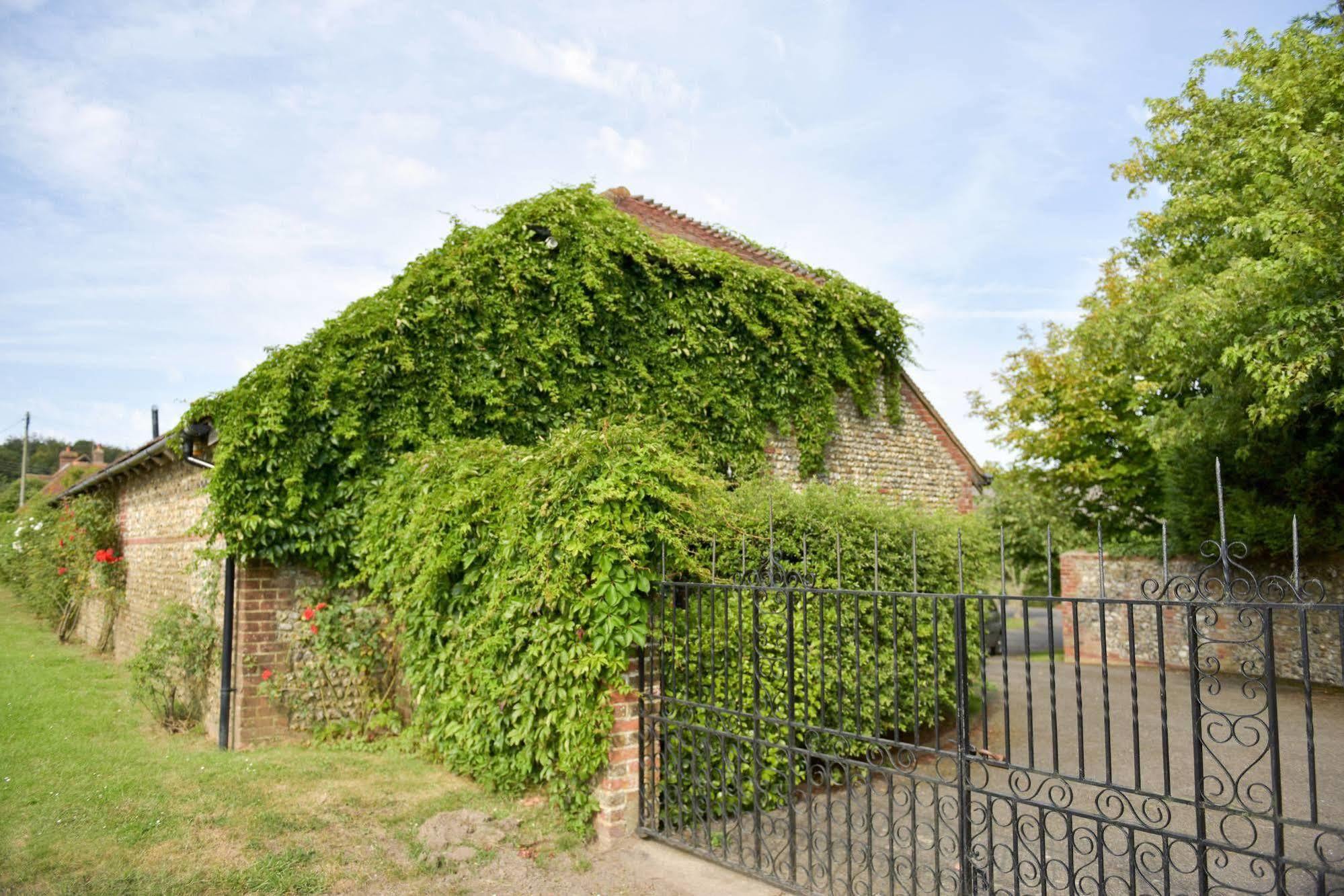 Old Selden Farm B&B แคลปแฮม ภายนอก รูปภาพ